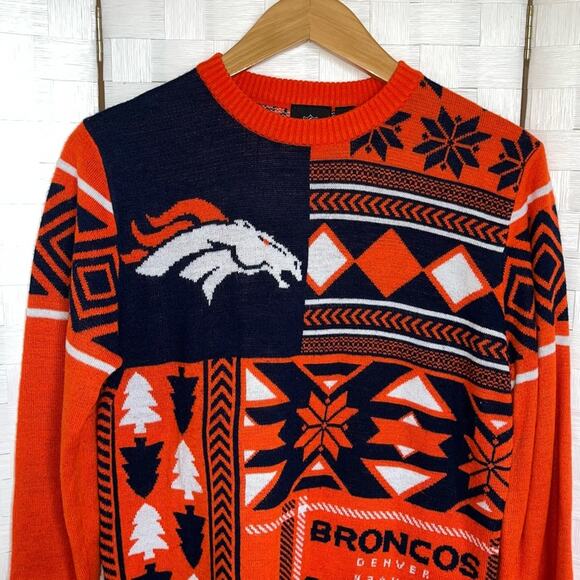 Denver Broncos Women’s Chirstmas Winter Sweater Size Small NFL - Picture 2 of 8